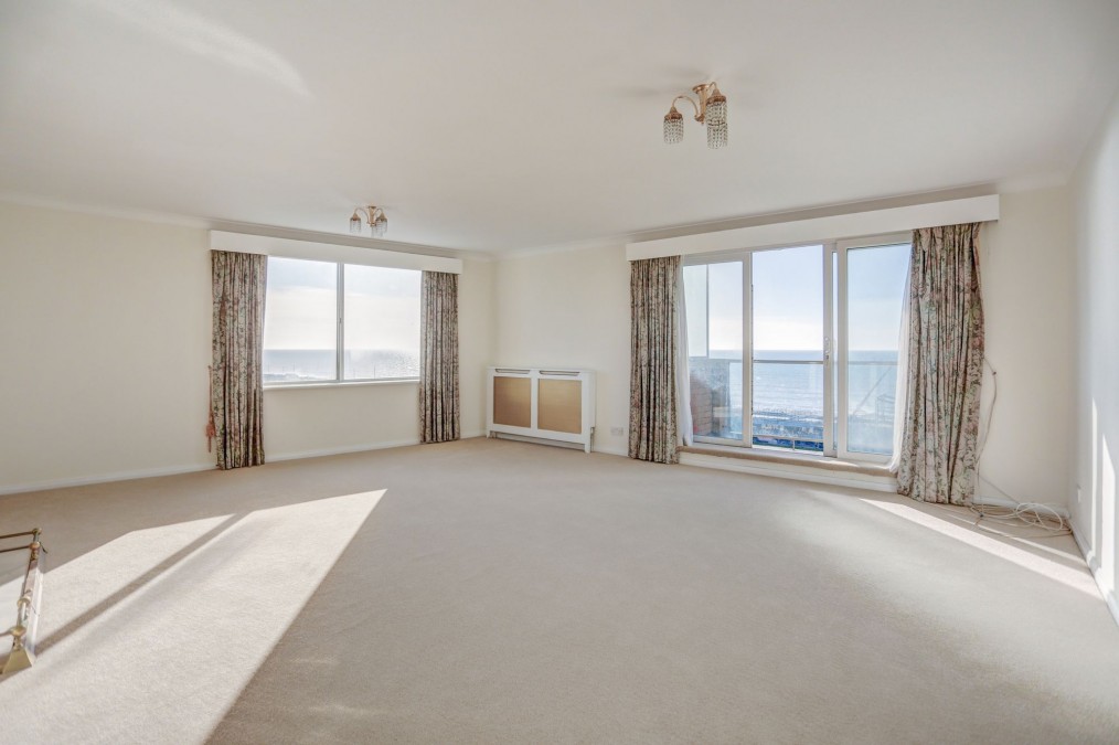 59 Kingsway, Hove, BN3