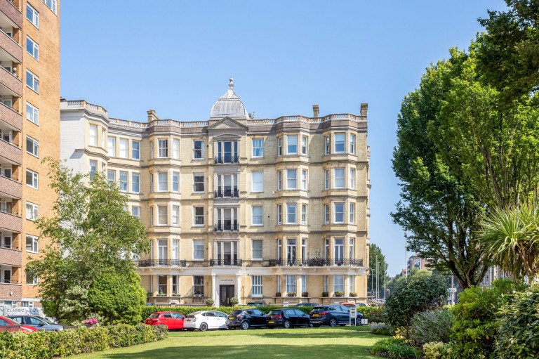 Grand Avenue, Grand Avenue Mansions Grand Avenue, BN3