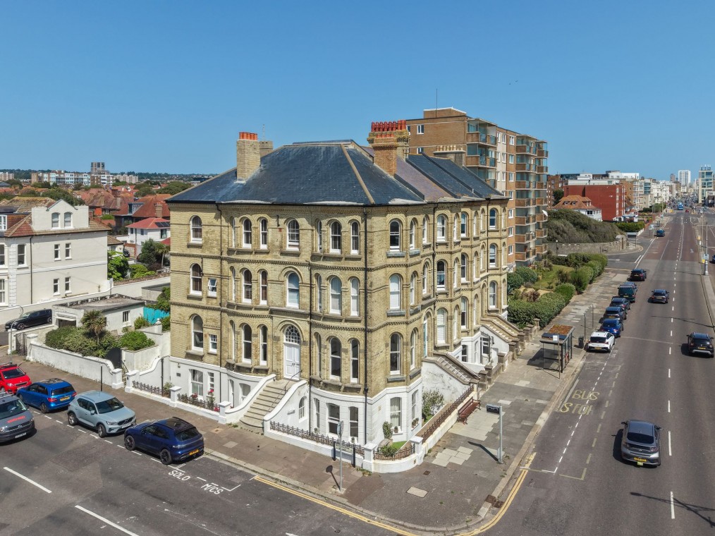 Kingsway, Hove, BN3