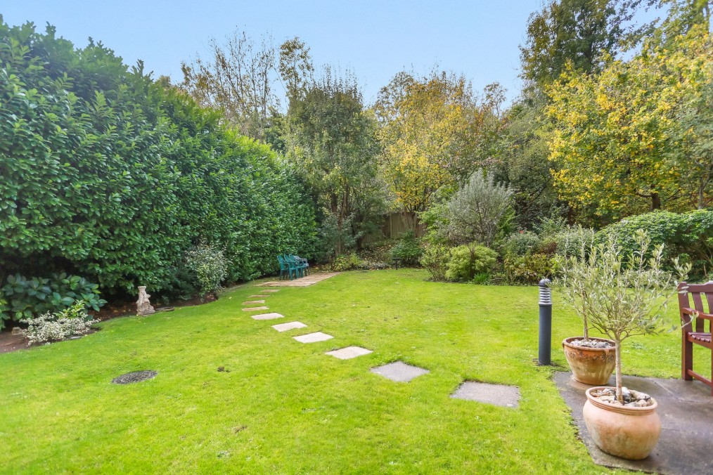 London Road, Patcham, BN1