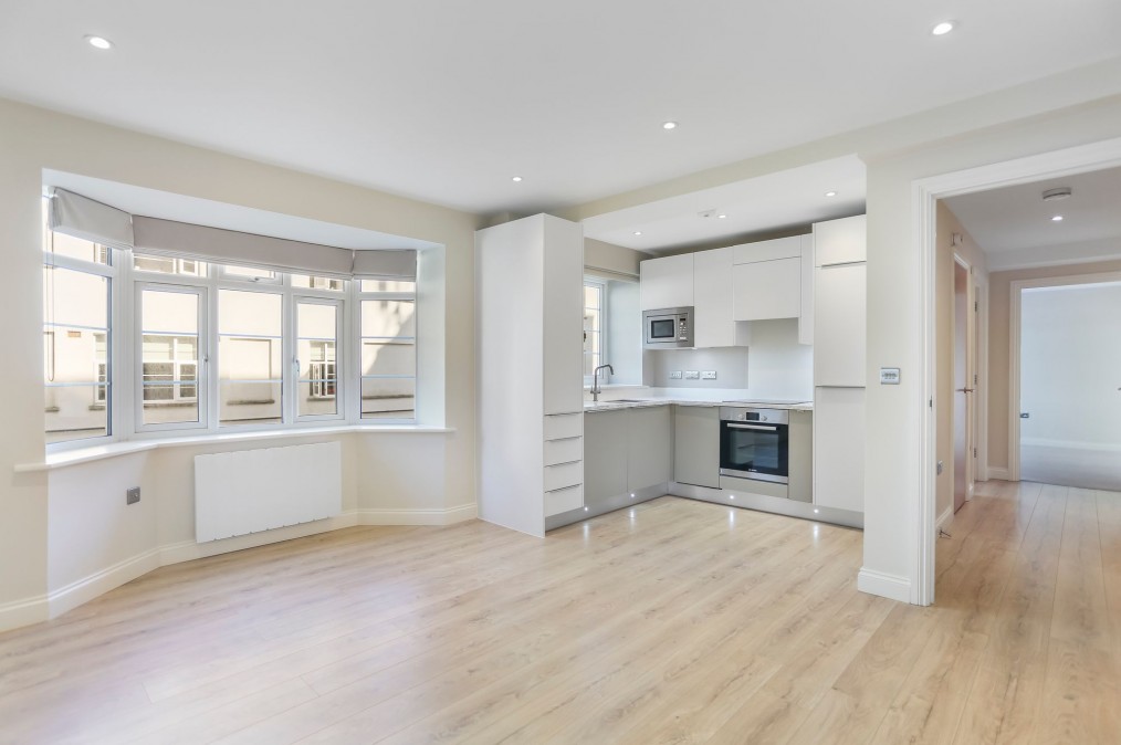 Western Road, Mitre House, BN1