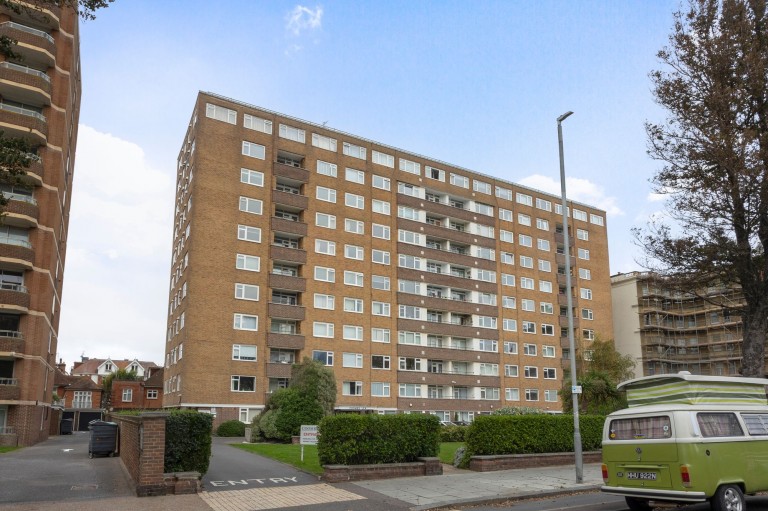 Grand Avenue, Hove, BN3