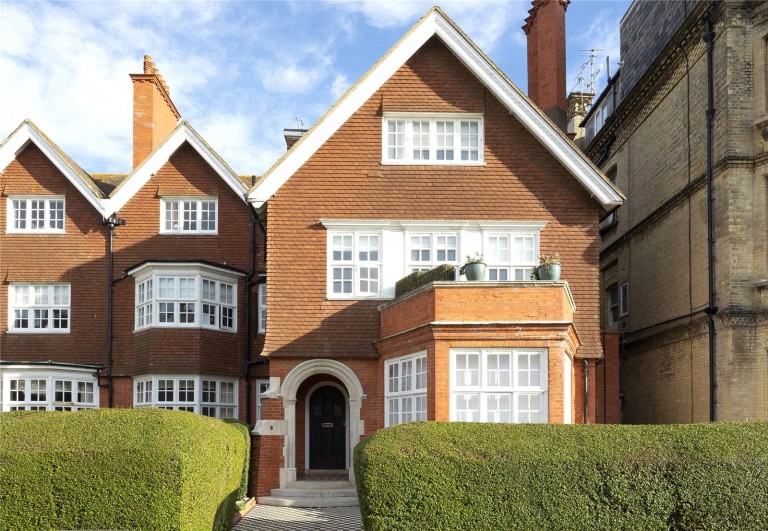 Grand Avenue, Hove, East Sussex, BN3