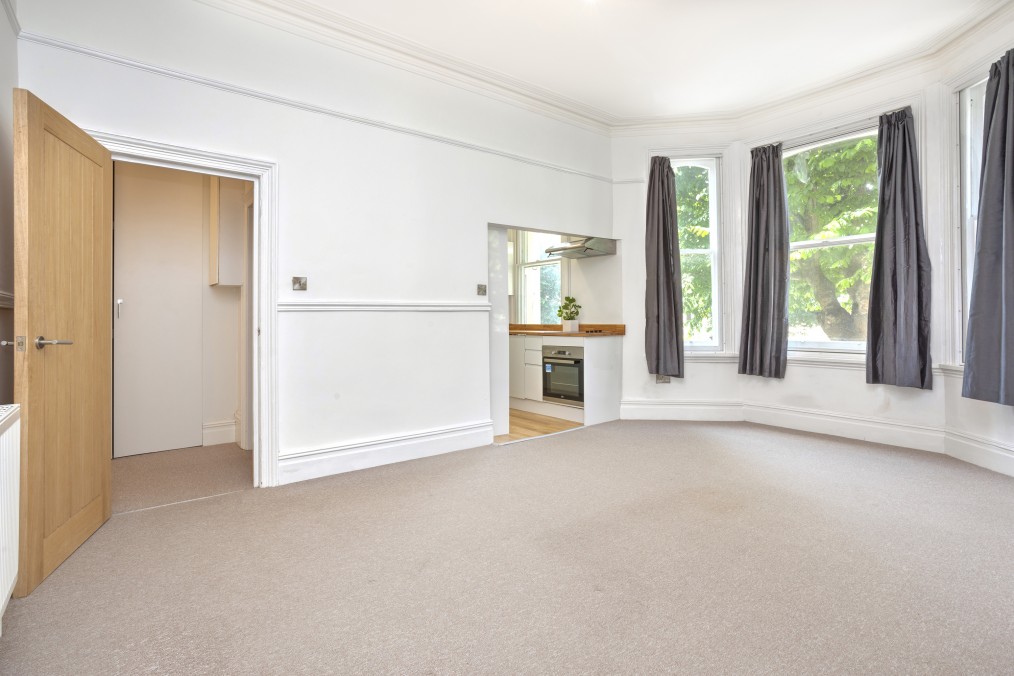 First Floor Flat, Tisbury Road, Hove, BN3