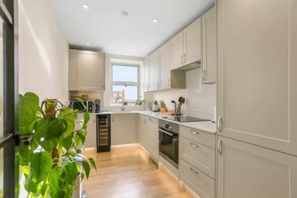 Grand Avenue, Hove, BN3