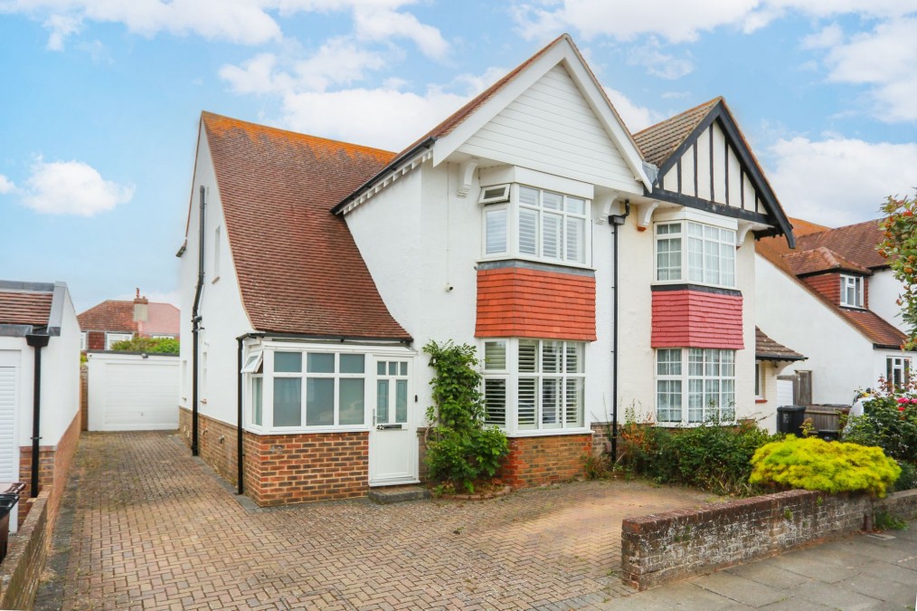 St. Keyna Avenue, Hove, BN3