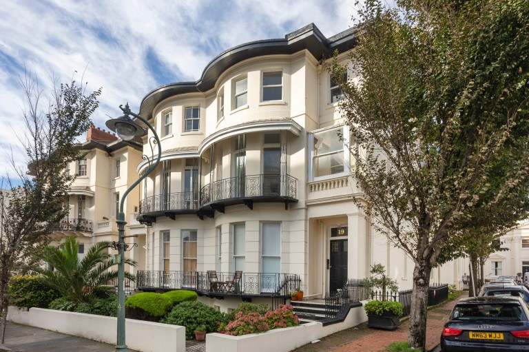 19 Lansdowne Place, Hove, BN3