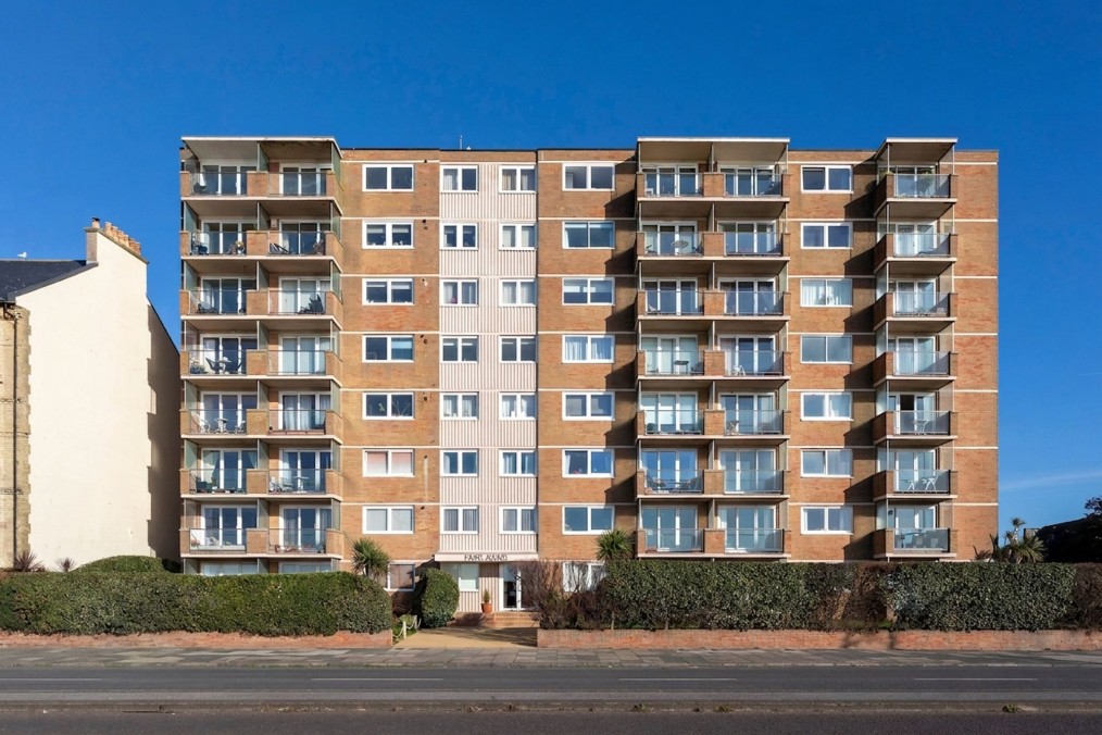 Kingsway, Hove, BN3