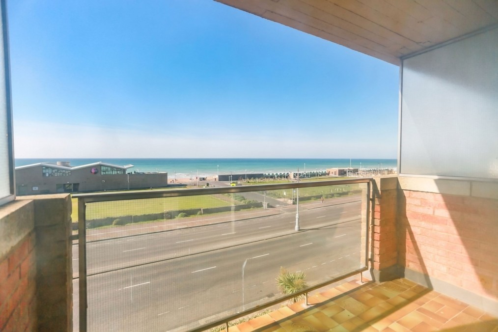 Kingsway, Hove, BN3