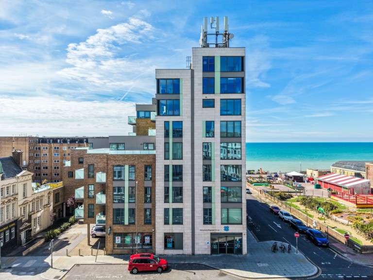 Kingsway, Hove, BN3
