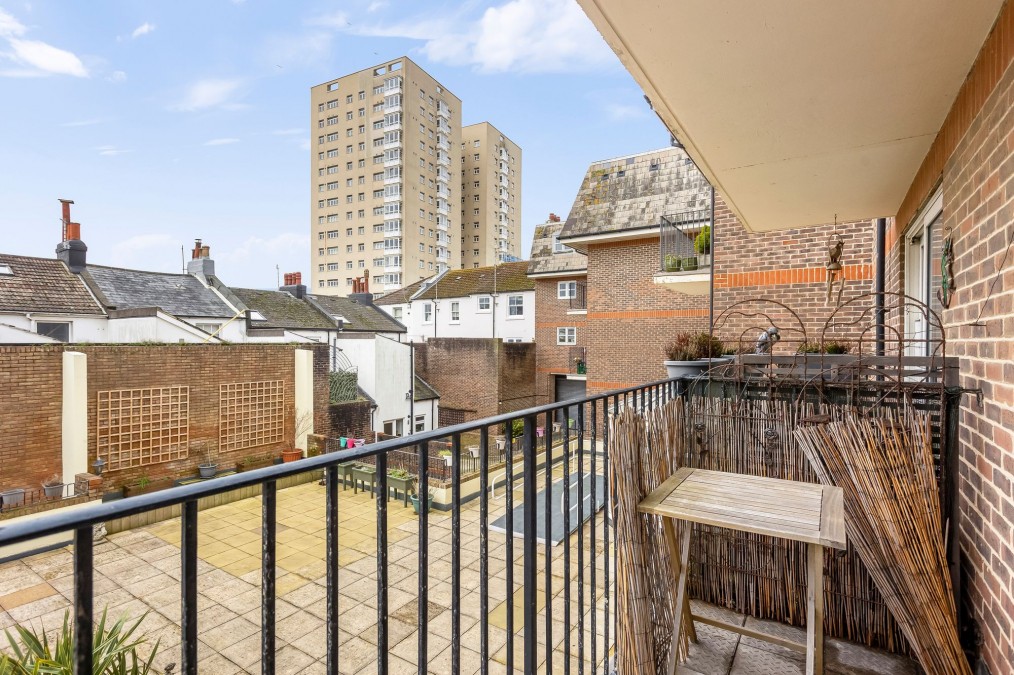 Eastern Road, Brighton, BN2