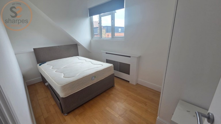 Flat 3, 21 Merton High Street, Colliers Wood, Greater London