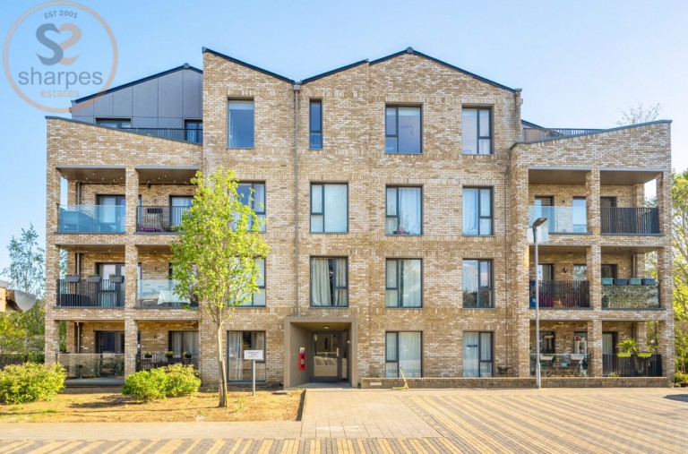 Flat 13, Myddleton House, 1 Breakspear Gardens, London, Greater London