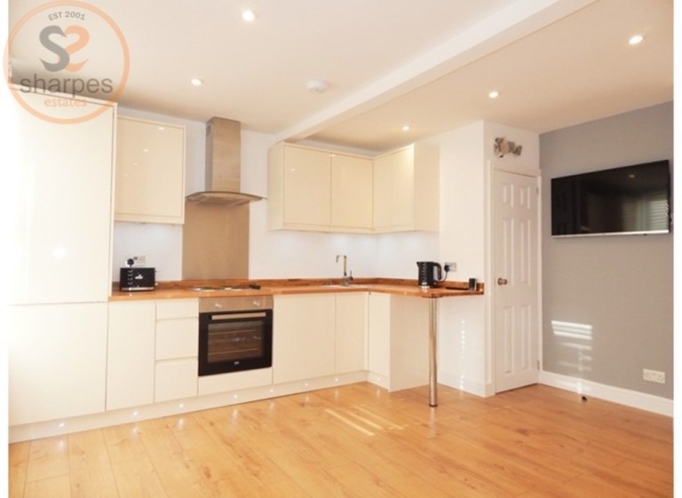 a Merton High Street, London