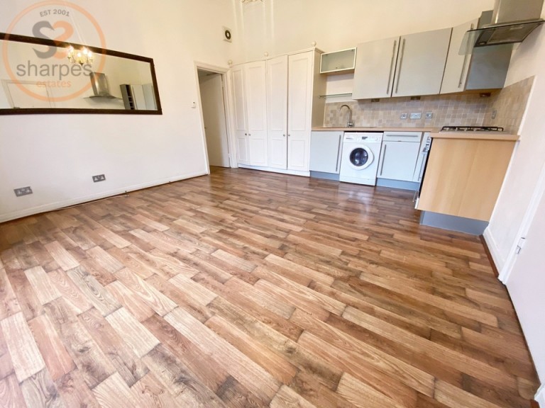 206 Coombe Lane, London