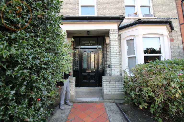Longley Road, London