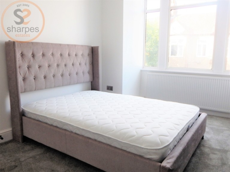 b Kettering Street, Wandsworth, London