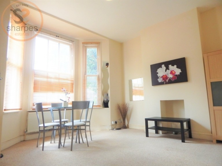 a Merton Road, Wimbledon, London