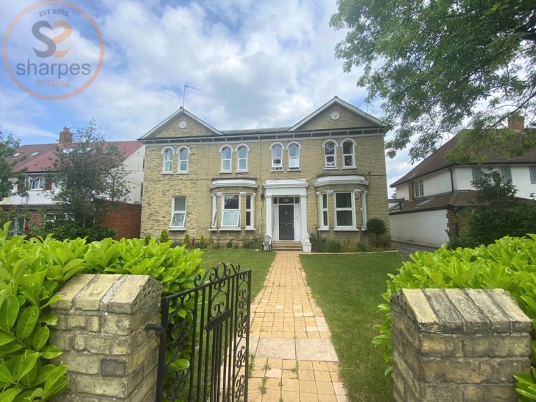 flat 1, coombe lane, Raynes Park