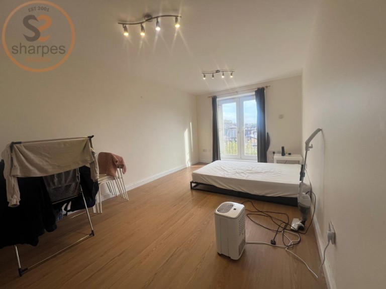Flat 10, Baltimore House, Griffiths Road, London