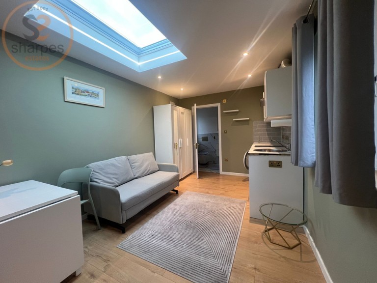 Tamworth Lane, Mitcham, Surrey