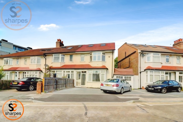 North Gardens, London