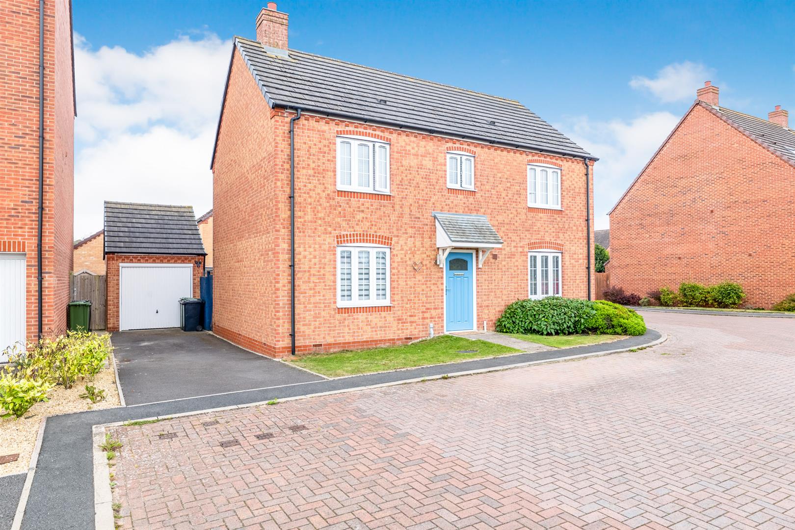 Image of Buttercup Close, Evesham