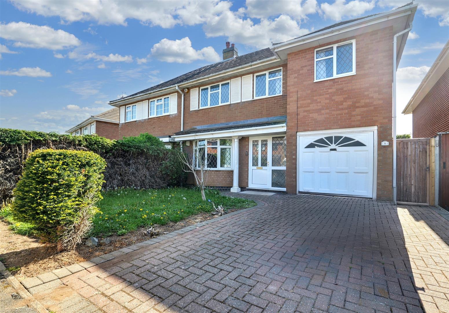 Image of Bladon Close, Nuneaton
