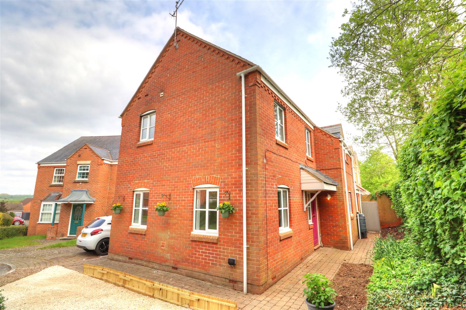 Image of St. Davids Walk, Newbold On Stour