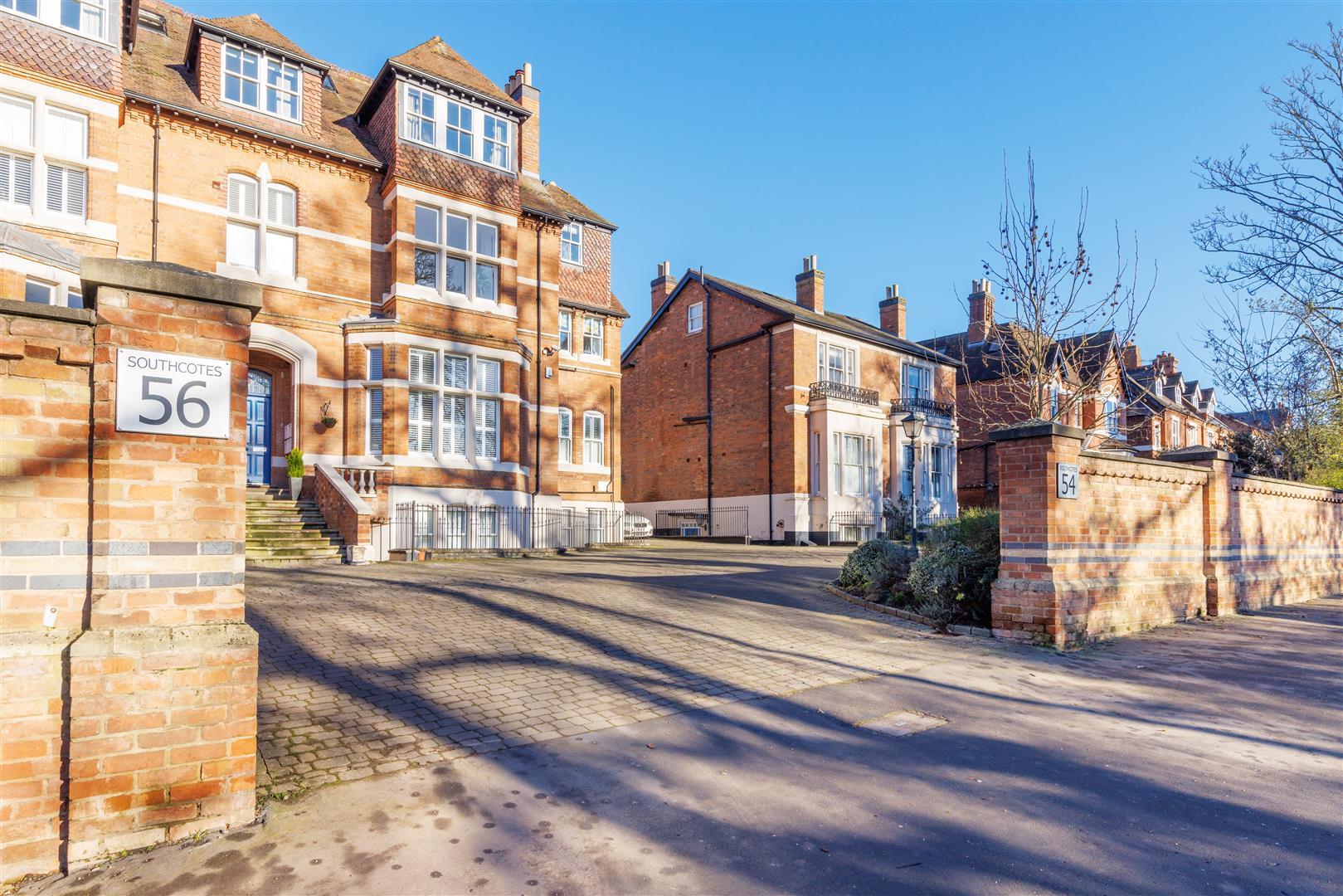 Image of Warwick New Road, Leamington Spa, CV32 6AA
