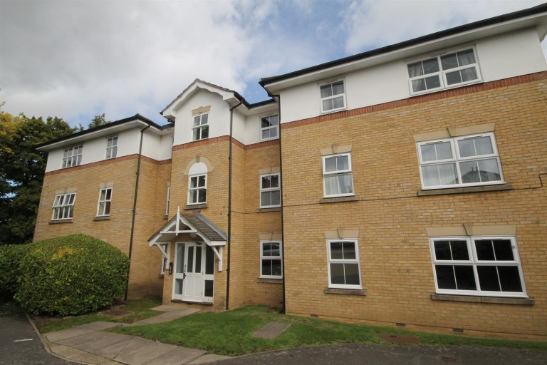 Hatfield Close, Sutton