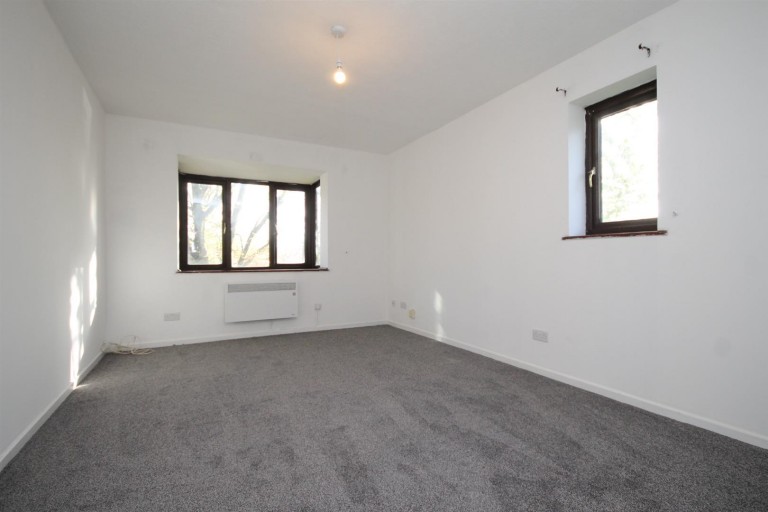 Denning Avenue, Croydon