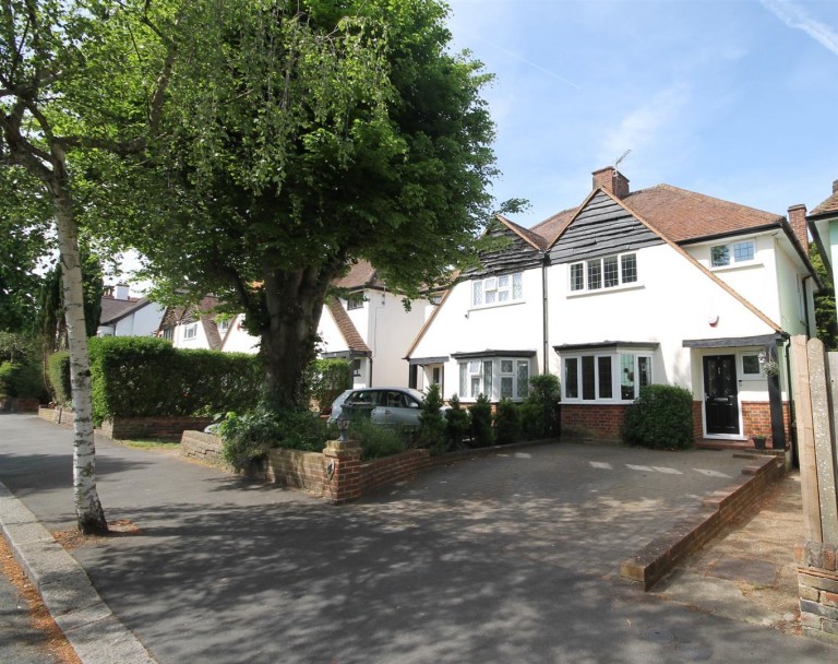 Mayfield Road, Sutton