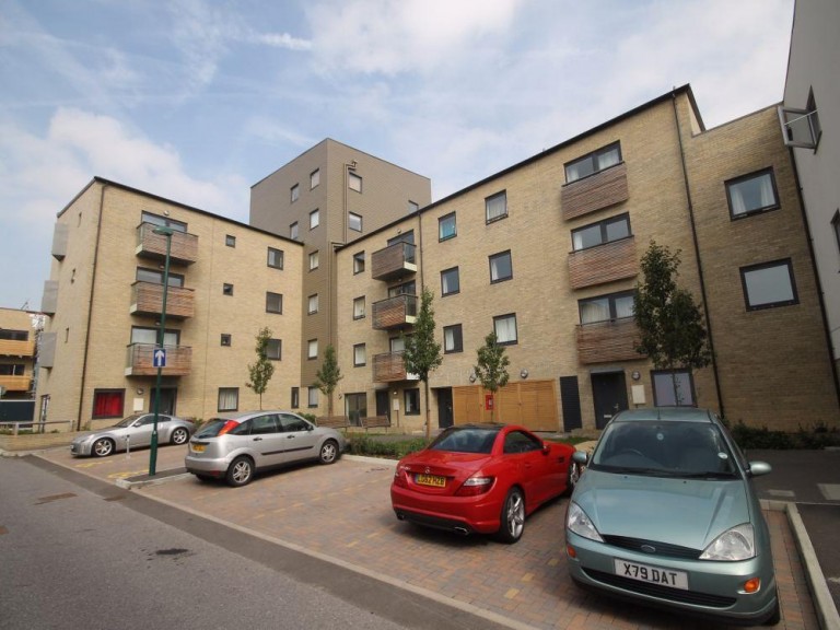 Baywillow Avenue, Carshalton