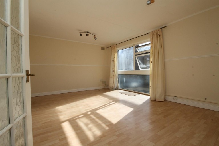 17 -19 Melbourne Road, Wallington