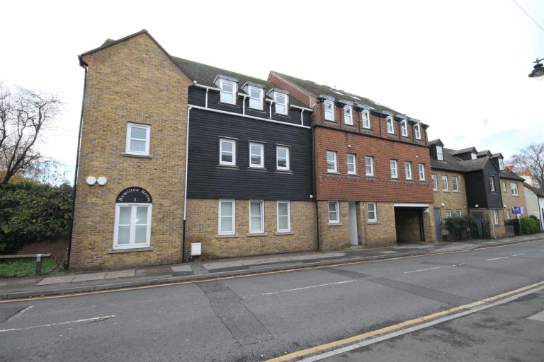 North Street, Carshalton