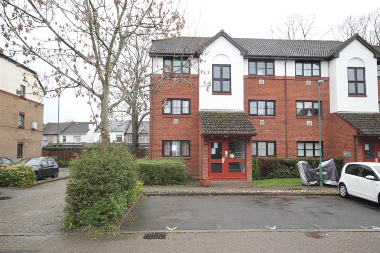 Violet Close, Wallington