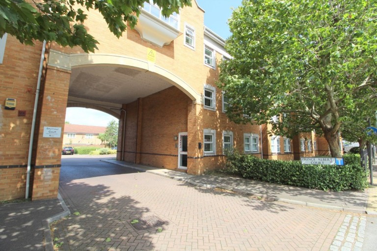 Prince Albert Court, Sunbury-on-Thames