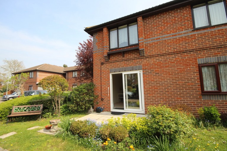 Octavia Way, Staines-upon-Thames, TW18