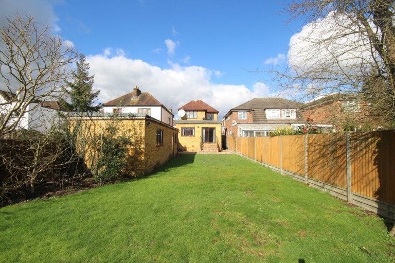 Riverfield Road, Staines-upon-Thames
