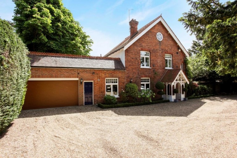 Station Road, Wraysbury