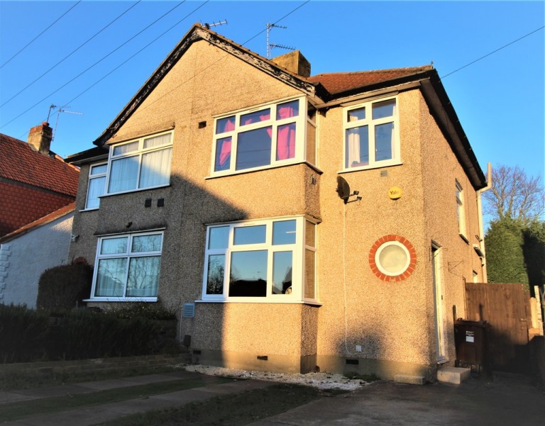 East Road, Feltham
