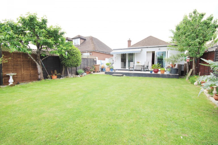 Penton Avenue, Staines-upon-Thames