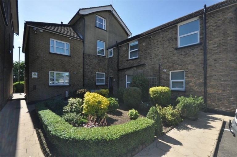 Riverside Apartment - Staines-upon-Thames