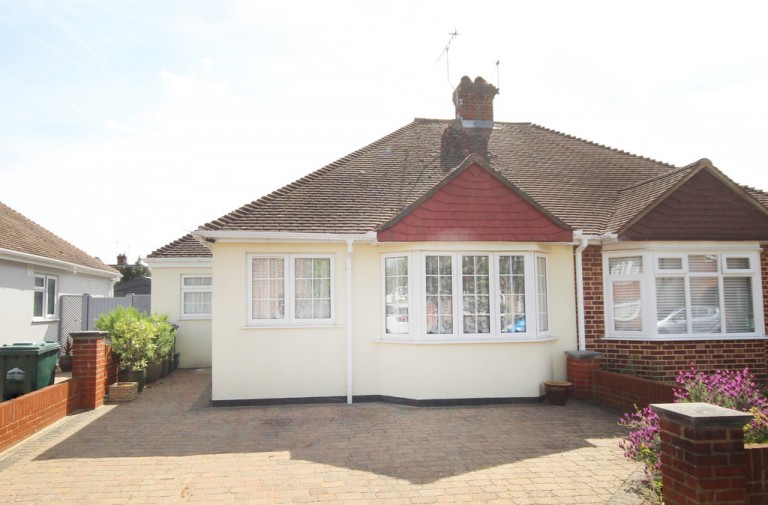 Lansdowne Road, Staines-upon-Thames