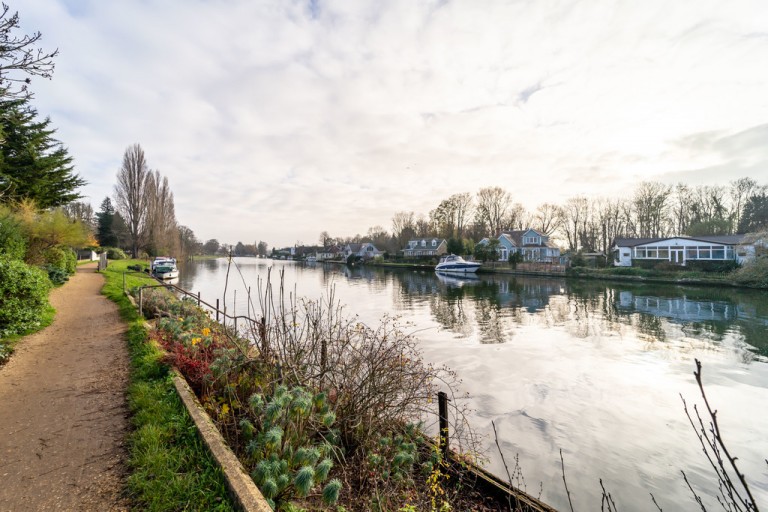 Thames Side, Staines-upon-Thames