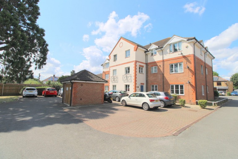 Chantry Close, Sunbury-on-Thames