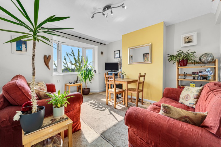 Oakhall Drive, Sunbury-on-Thames