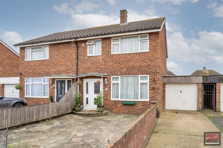 Hengrove Crescent, Ashford