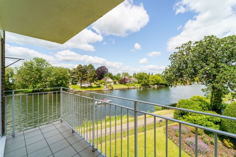 Riverside Road, Staines-upon-Thames